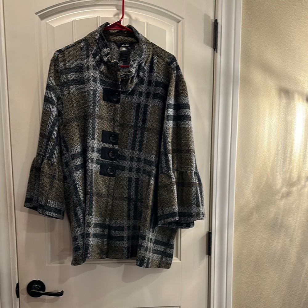 Ali Miles Gray and Black Cape with Classic Plaid Design